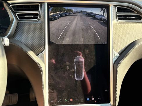Used 2017 Tesla Model X 75D AWD/4WD image 16