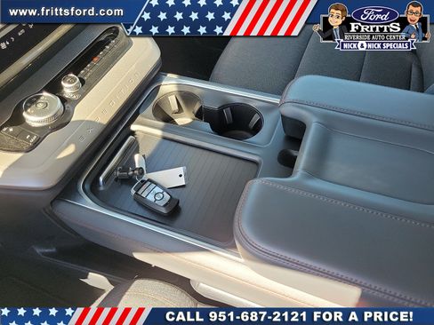 Certified 2025 Ford Expedition Active AWD/4WD image 8