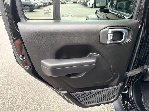Used 2024 Jeep Wrangler Unlimited Sport AWD/4WD image 20