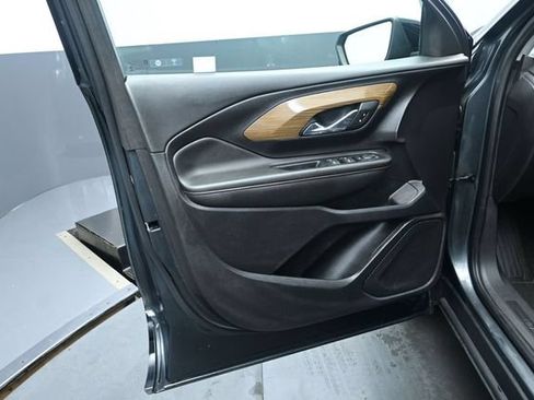 Used 2020 GMC Terrain SLE w/ Elevation Edition FWD image 12