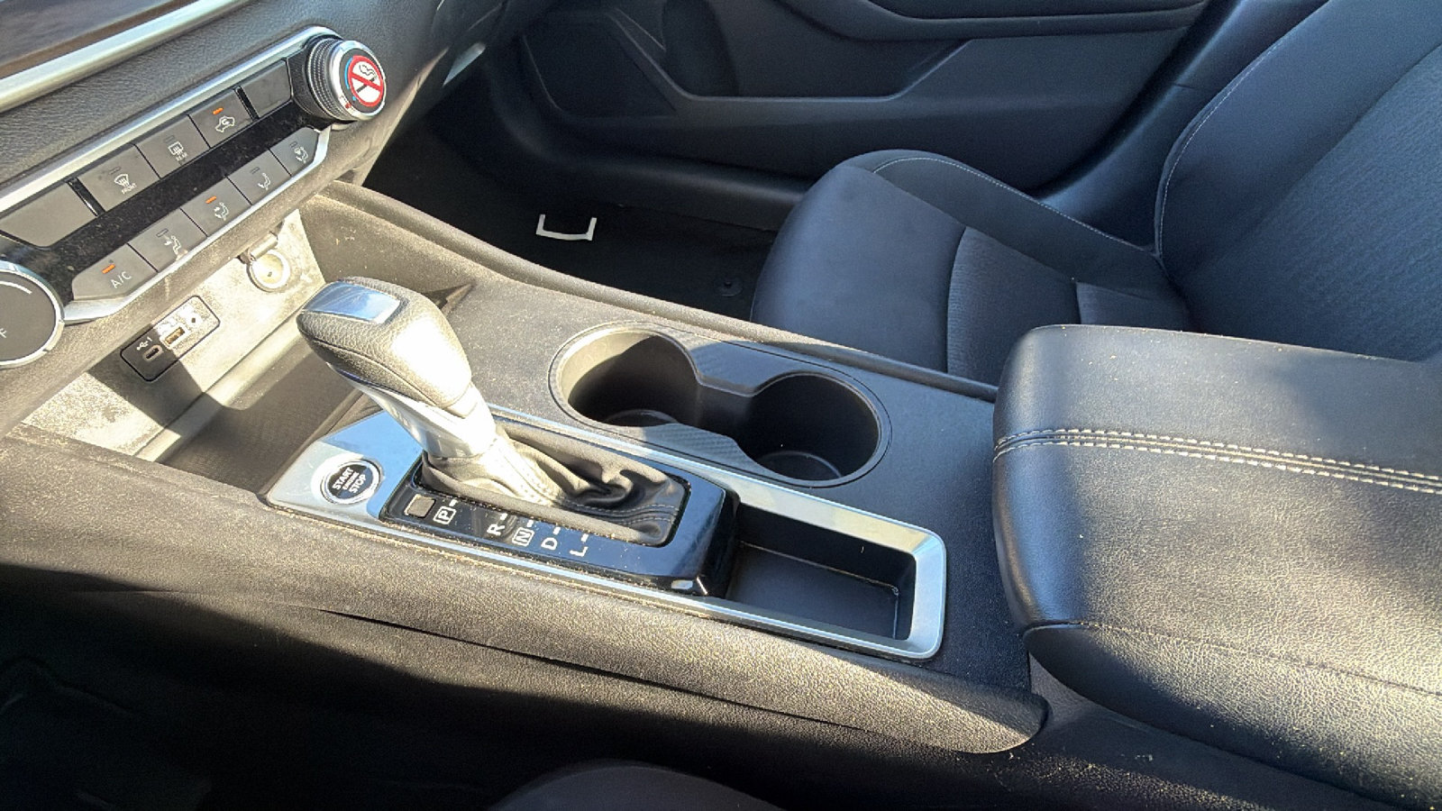Used 2025 Nissan Altima 2.5 SV FWD image 30