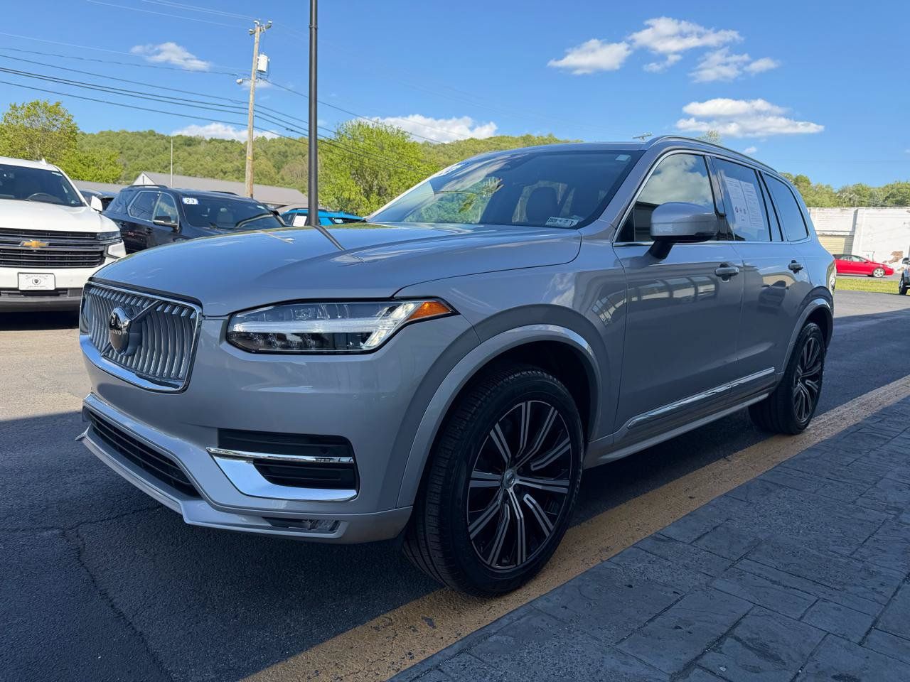 Used 2024 Volvo XC90 B5 Core w/ Protection Package Premier AWD/4WD image 4