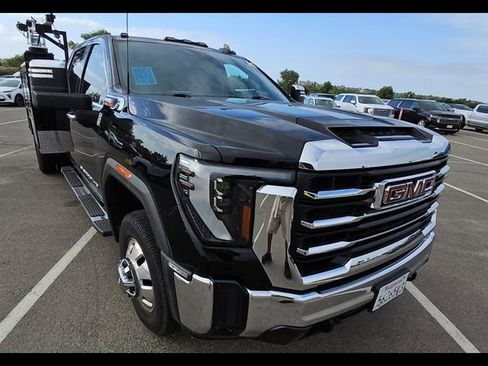 Used 2024 GMC Sierra 3500 SLT w/ SLT Convenience Package AWD/4WD image 2