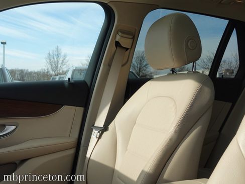 Certified 2021 Mercedes-Benz GLC 300 4MATIC image 6