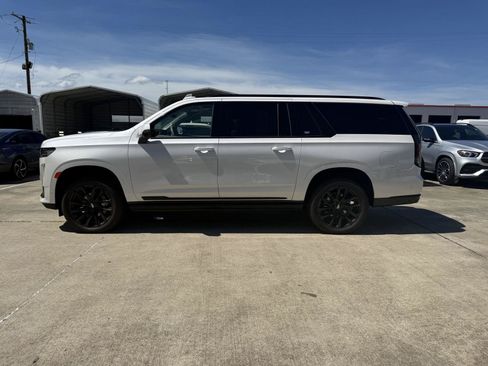 Used 2024 Cadillac Escalade ESV Sport Platinum w/ LPO, ONYX Package AWD/4WD image 14