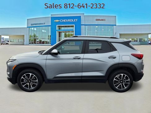 Used 2025 Chevrolet TrailBlazer LT image 4