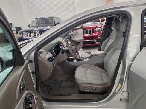 Used 2021 Chevrolet Malibu LT FWD image 31