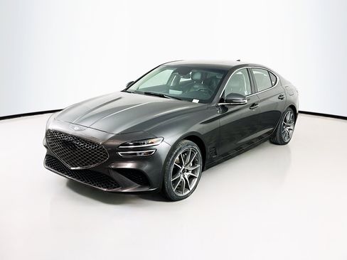 Used 2025 Genesis G70 2.5T image 3