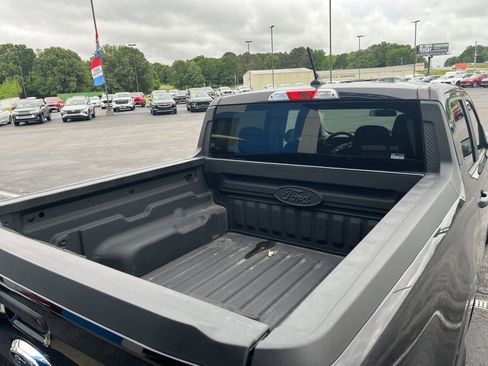 Used 2022 Ford Maverick XL FWD image 3