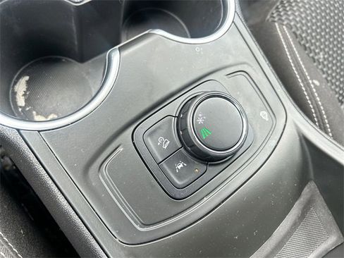 Used 2022 GMC Terrain SLE w/ Fleet Convenience Package image 24