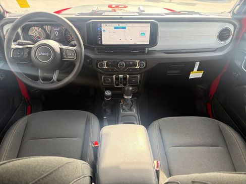 Used 2025 Jeep Gladiator Sport image 16