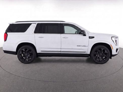 Used 2026 GMC Yukon XL Denali w/ Denali Reserve Package AWD/4WD image 8