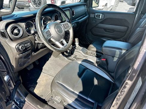 Used 2021 Jeep Wrangler Unlimited Sahara w/ Cold Weather Group AWD/4WD image 25