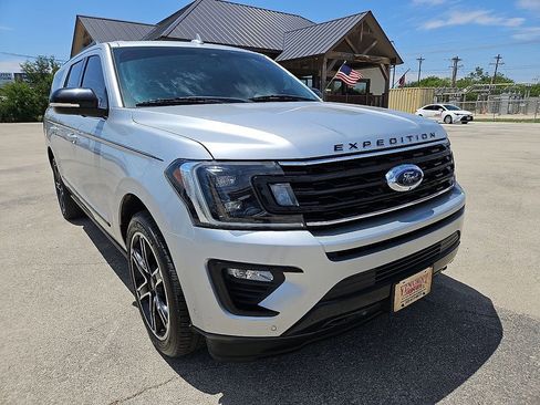 Used 2019 Ford Expedition Max Limited w/ Equipment Group 303A AWD/4WD image 11
