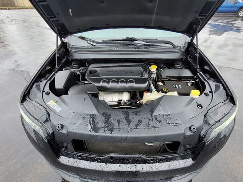 Used 2019 Jeep Cherokee Latitude Plus image 17