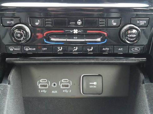 Used 2022 Jeep Grand Cherokee L Limited image 22