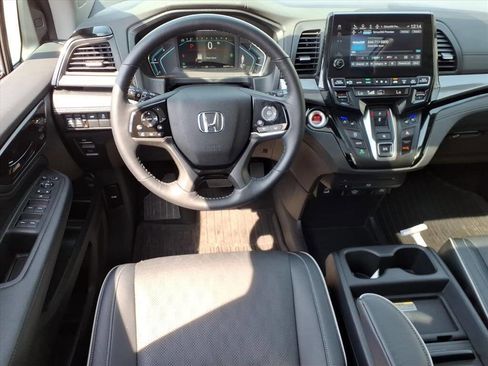 Used 2024 Honda Odyssey Elite image 10
