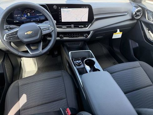 New 2026 Chevrolet Equinox LT w/ Safety and Technology Package FWD image 21