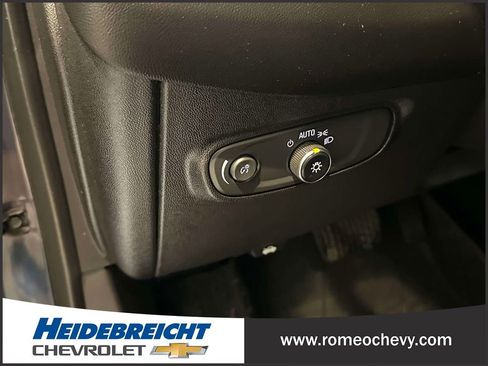 Used 2018 Chevrolet Equinox LT w/ Sun & Infotainment Package image 23