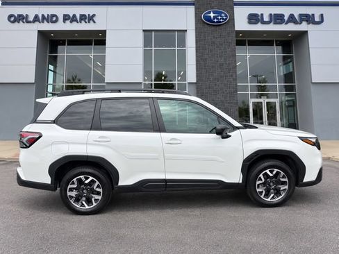 Used 2026 Subaru Forester Premium AWD/4WD image 4