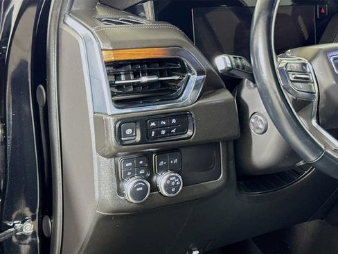 Used 2025 GMC Yukon XL Denali AWD/4WD image 8