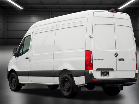 Used 2025 Mercedes-Benz Sprinter 2500 image 9