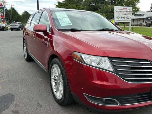 Used 2019 Lincoln MKT AWD image 10