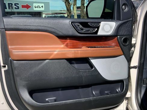 Certified 2022 Lincoln Navigator L Reserve image 22