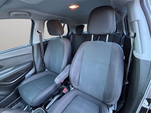 Used 2019 Chevrolet Trax LS image 14