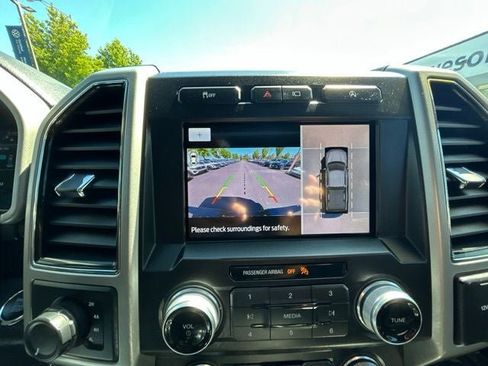 Used 2019 Ford F150 Lariat w/ Equipment Group 502A Luxury AWD/4WD image 24