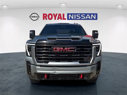 Used 2025 GMC Sierra 2500 AT4 w/ AT4 Premium Plus Package image 2