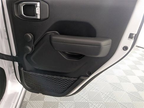 Used 2023 Jeep Wrangler Willys image 27