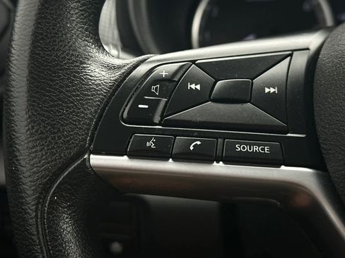 Used 2021 Nissan Kicks S image 31