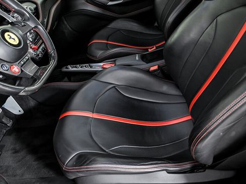Used 2022 Ferrari F8 Tributo RWD image 22