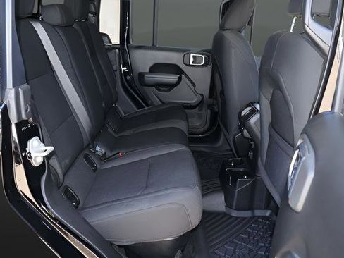 Used 2023 Jeep Gladiator Sport image 20