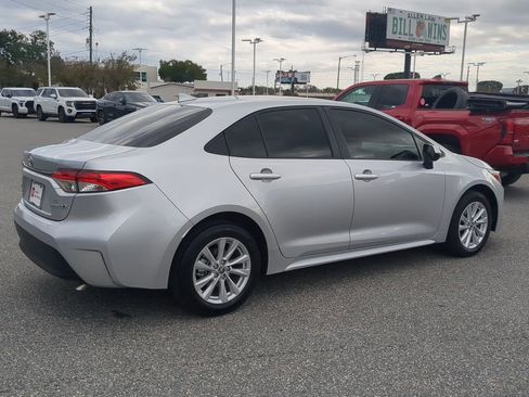 Used 2024 Toyota Corolla LE w/ LE Convenience Package image 13