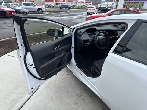 Used 2024 Toyota Prius Prime image 10