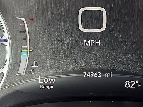 Used 2023 Chrysler Pacifica Touring-L FWD image 26