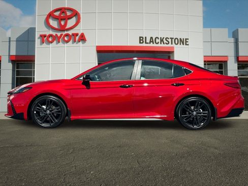 Certified 2026 Toyota Camry Hybrid FWD image 6
