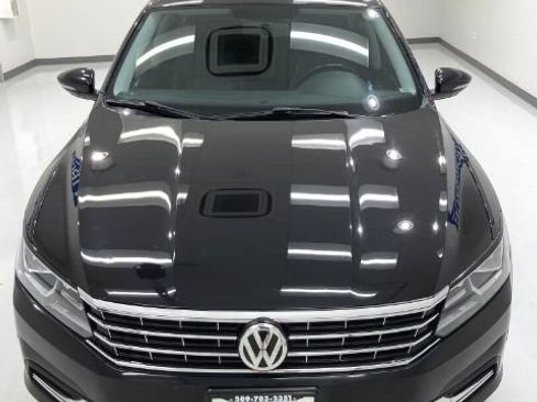 Used 2019 Volkswagen Passat 2.0T Wolfsburg image 9