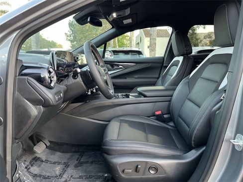 New 2026 Chevrolet Blazer EV LT image 18