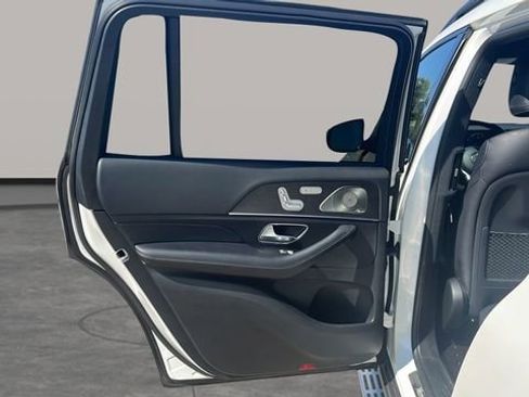 Used 2022 Mercedes-Benz GLS 450 4MATIC image 47