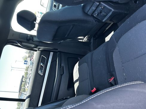 Used 2017 Ford Explorer XLT w/ Equipment Group 201A AWD/4WD image 11