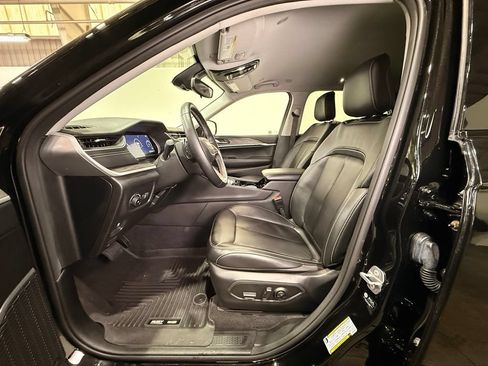 Used 2021 Jeep Grand Cherokee L Limited AWD/4WD image 17
