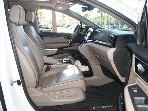 Used 2023 Honda Odyssey Elite image 22