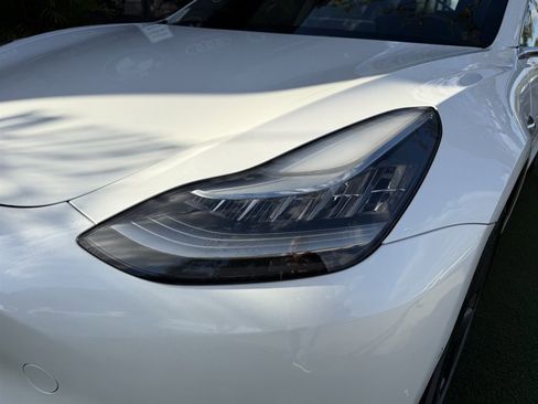 Used 2018 Tesla Model 3 Long Range RWD image 10