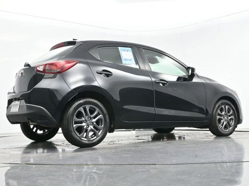Used 2020 Toyota Yaris LE image 46