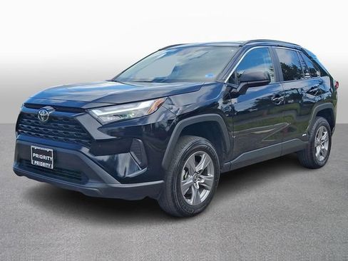 Used 2025 Toyota RAV4 LE AWD/4WD image 1
