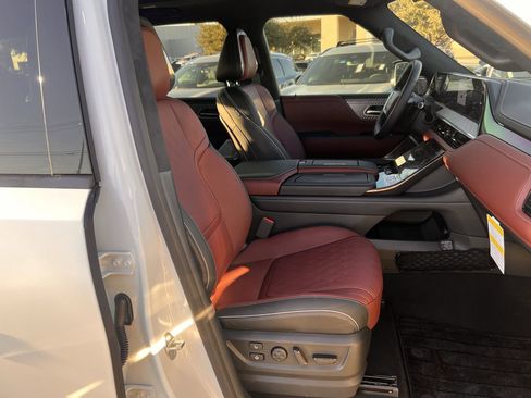 New 2026 INFINITI QX80 Autograph image 25