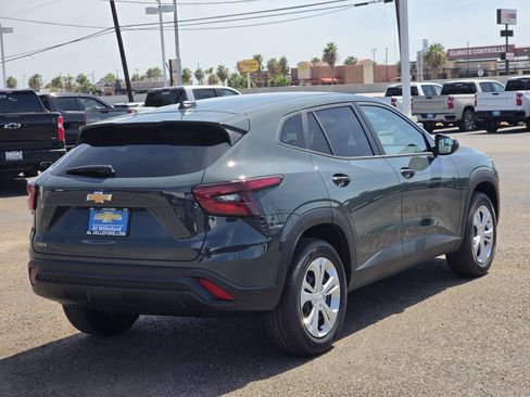 New 2026 Chevrolet Trax LS FWD image 5